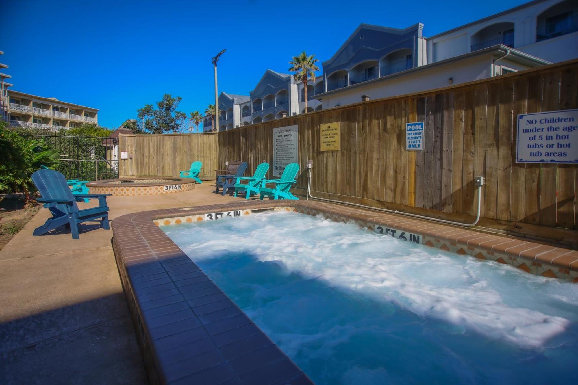 Sea-Renity Heated Pools Steps To The Beach 갤버스턴 외부 사진